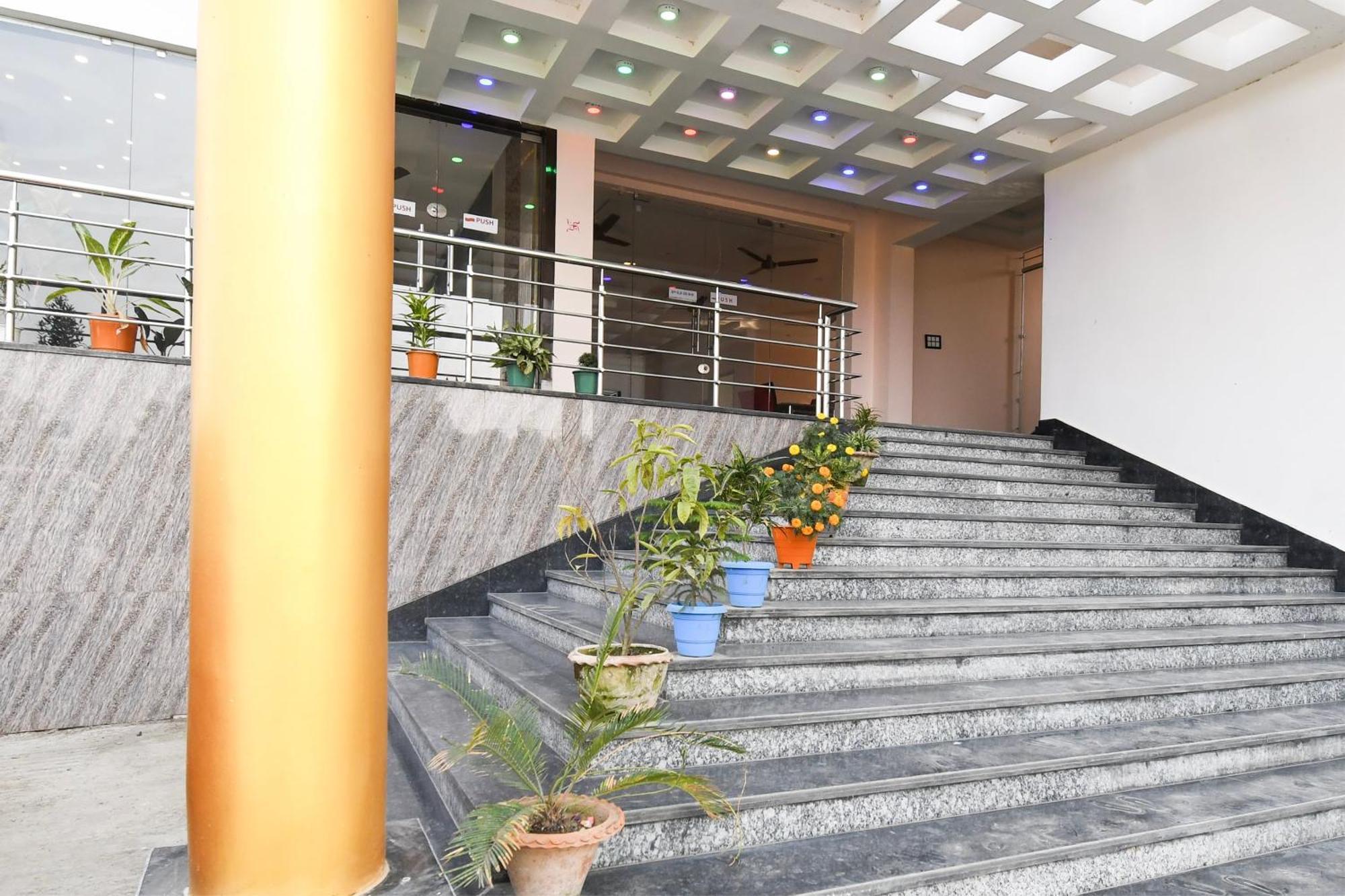 Hotel O Nilmadhab International Tarapith Bagian luar foto